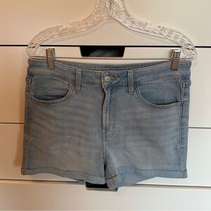 NWOT women’s high-rise denim shorts size 10